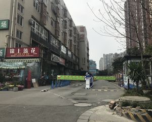 光华里1室0厅东南