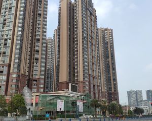 玺龙湾4室2厅西南