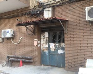 封闭小区2楼两室两厅一卫近地铁诚心出售