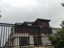 临湖双拼别墅,交通方便地上三层带负一楼前后有广场