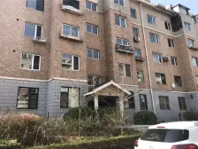 名贵山庄华彩园 5室2厅 南 北