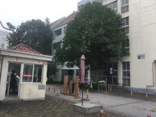 此房满五年,精装修的,顶楼带阁楼