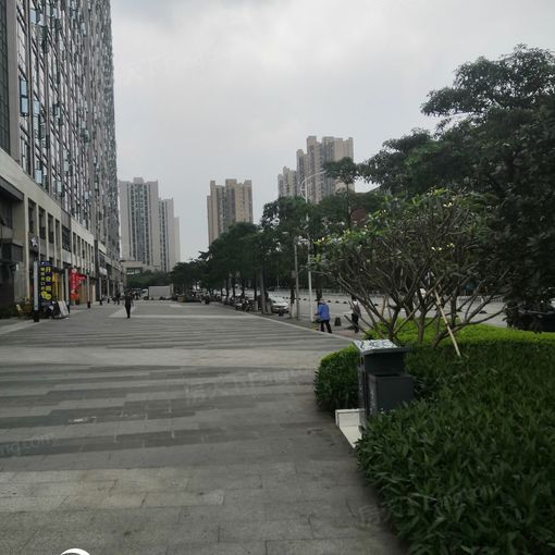 锐丰中心1室1卫西南朝向1600.00元/月出租