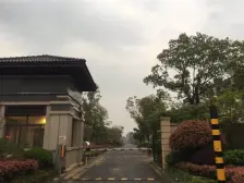 赣江边上,交通方便,离红谷滩近,万达茂旁