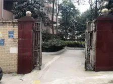 此房户型方正,采光好,通风好,精装修 ,近轻轨