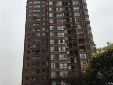 近轻轨,临万达,次新小区出行方便,精装1室