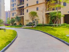 地铁口 自住精装三房 朝南 安静宜居 随时可看房