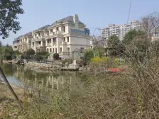 边套大花园 东临自然大河 纯毛坯可塑性强 税费少