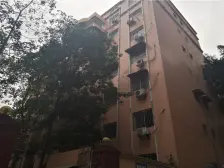 商圈内+轻轨近+精装修+户型方正+阳光充足