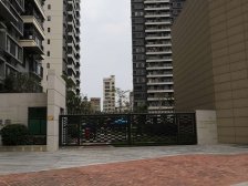带阳台 位置好,500米上高速