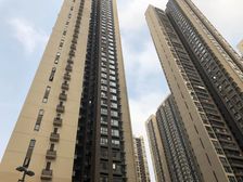 万科物业高楼层视野开阔、地铁口物业交通便利