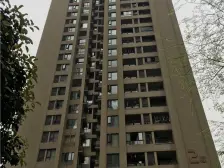 业主诚心出售,看小区中庭,住家安静
