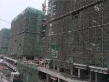 一楼带花园带地下室洋房
