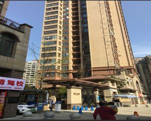 蓝润蓝客城3室2厅西北
