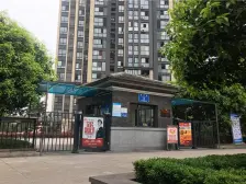 巴国城精装大两房,近轻轨,住家安静。