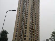 户型方正 近轻轨 精装修 环境好 诚心出售