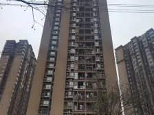 装修保养很好,拎包入住,中间楼层,配套齐全,总价低