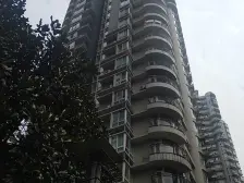 金沙时代精装小三室,户型方正,低楼层,拎包入住。