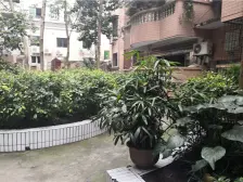 此房户型方正,采光好,通风好,精装修 ,近轻轨