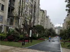 已现浇好的地下室+端户大花园上证面积323平