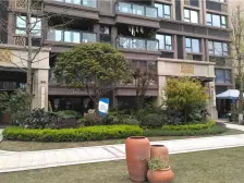 2梯2户小高层,一线看湖!侧门出去15号线轻轨