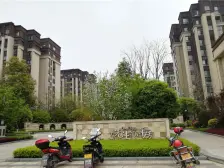 小区地理位置棒,绿化高,居民素质高配套:有健身器材