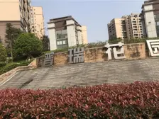 楼层居中,采光好,带外阳台,视野开阔,临公园