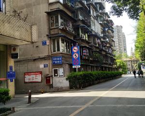 武侯祠大街4号3室1厅东南