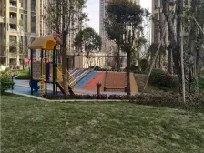 近轻轨 次新小区,正规三房,近公园