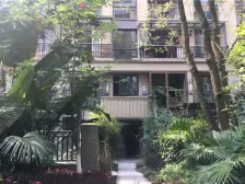 南北通透,户型方正,电梯刷卡入户,交通方便。