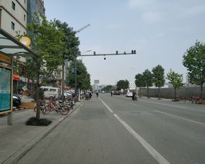 营盛大厦1室0厅西北