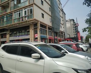 营盛大厦1室0厅东南