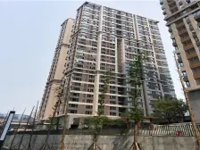 石桥铺 金辉优步大道三房107万