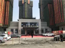 黄河片区,房东自住精装套四,中间好楼层