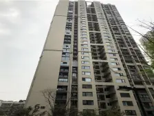 杨家坪 18号线轻轨楼下 户型方正 采光好