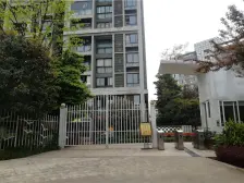 湖景视野大两房,楼下双地铁, 视野采光好 ,交通便利