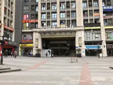 2017年小区 精装2室 出门轻轨站 配套齐全 出行方便