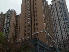 照母山 中振湖霞郡一房72万