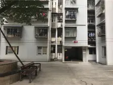 正规一室一厅,9成新精装修,配套齐全,生活便利