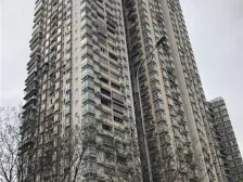 业主急卖!袁家岗轻轨站精装三房