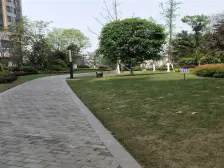 房子满两年 精装修 近轻轨带有一个大露台