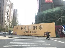 淮河路 香颂花雨树 朝东正临湖 带衣帽间 带车位