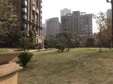 华龙城 清水两室 户型方正 采光好 出行便利