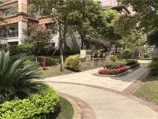两江春城一楼洋房 装修的 三层 带花园 地下室 看房约