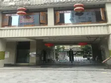 解放碑商圈,小区配套齐全,楼下双轻轨