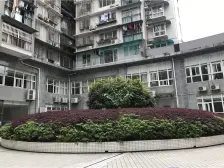 车站旁边小区电梯房 精装提包住户型方正出脚好