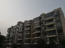 绿地开发小区,南北两房两卫,清水毛坯可自由装修