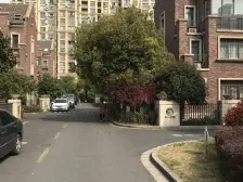 此房手续齐全,格局好,采光好,无遮挡,出行方便