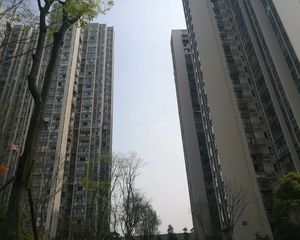 蓝润锦江春天3室1厅西南