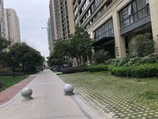 精装修业主自住装修,交通便利诚心出售看房方便